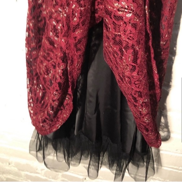 ModCloth - Red And Gold lace dress - Size Medium - Picture 5 of 8